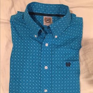 Men’s long sleeve cinch dress shirt, size medium
